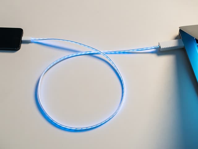 Flowing Effect iOS Lightning  Cable - White w/Aqua EL