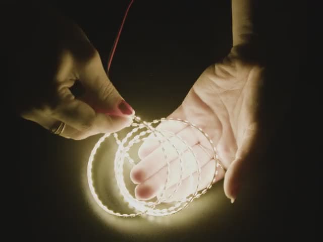 Double-Sided Single Color 12V LED Strip - Warm White 3000K - 1m
