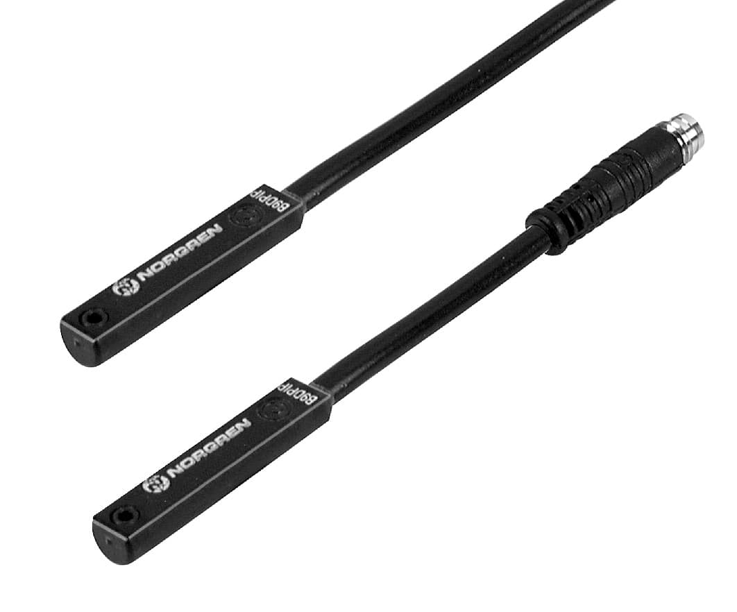 Magnetic switch, inductive, pnp with connector cable length 0,3m
