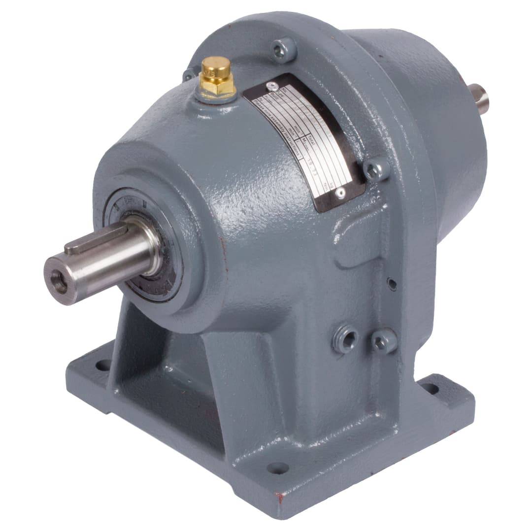 Helical gearbox BT1 size 3 i=10.56 model B3 (For operating instructions please visit the download area of our website www.maedler.de)